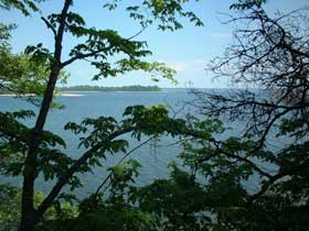 Widok ze wzg�rza na jezioro Dobskie
