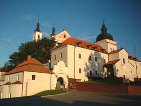 Klasztor Kamedu��w w Wigrach